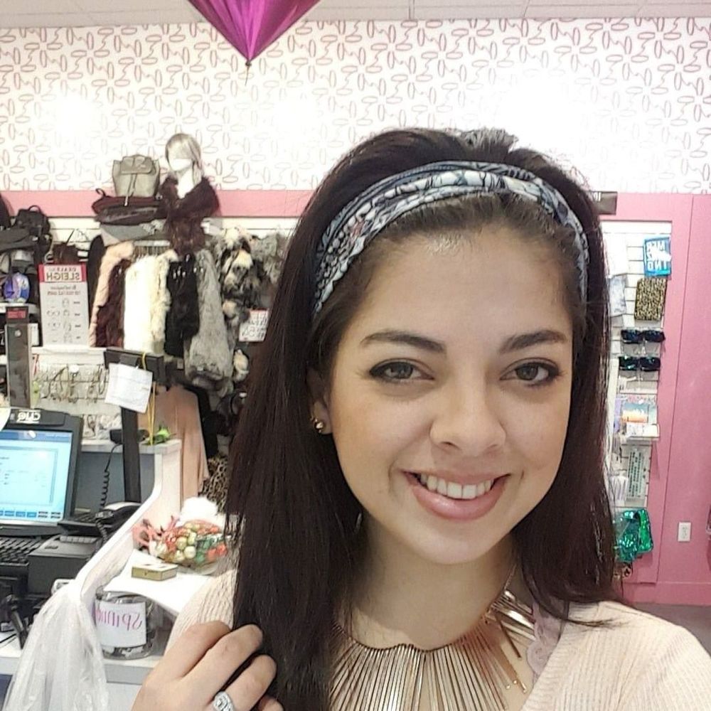 Meet your Posher, Angie